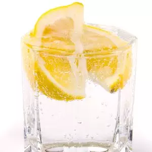 Agua y limon